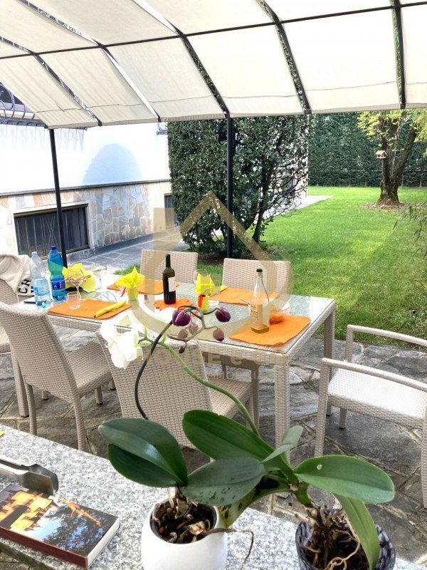 casa indipendente in vendita a Vigevano