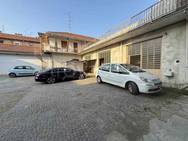 negozio in vendita a Vigevano