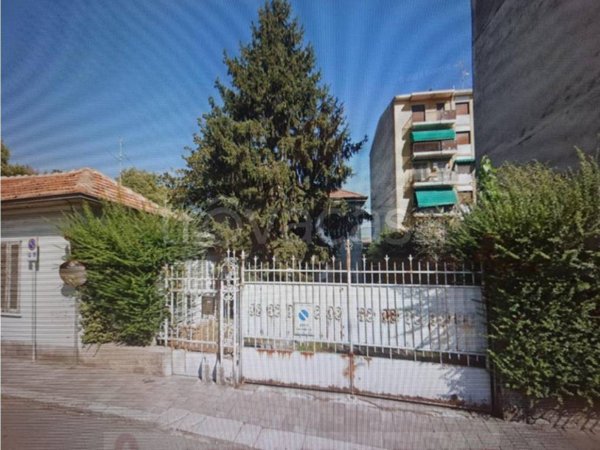 casa indipendente in vendita a Vigevano