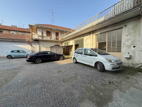 negozio in vendita a Vigevano