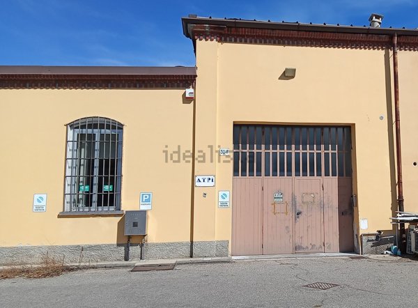 locale di sgombero in vendita a Vigevano