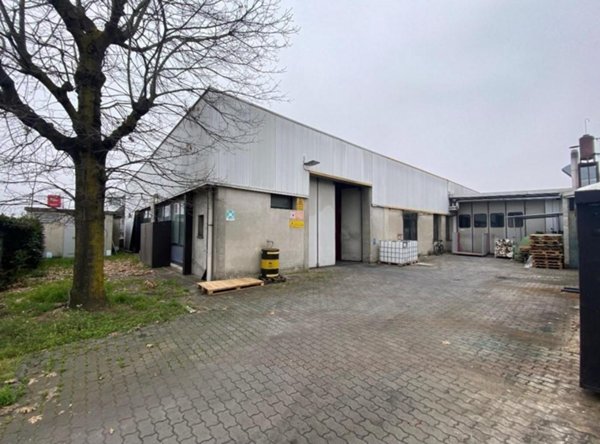 capannone in vendita a Vigevano