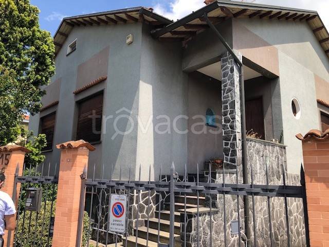 casa indipendente in vendita a Vigevano