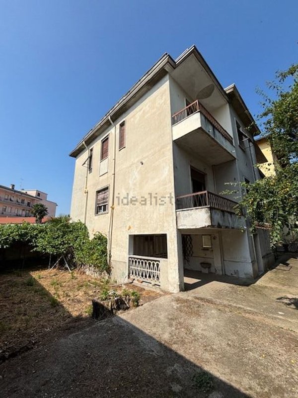 casa indipendente in vendita a Vigevano