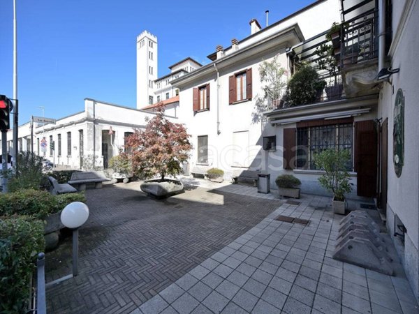 negozio in vendita a Vigevano