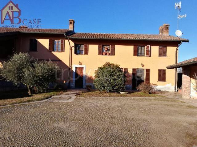 casa indipendente in vendita a Vigevano