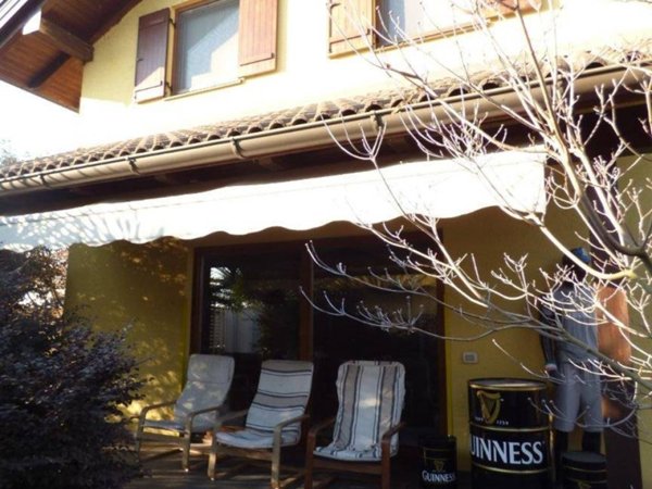 casa indipendente in vendita a Vigevano in zona Piccolini