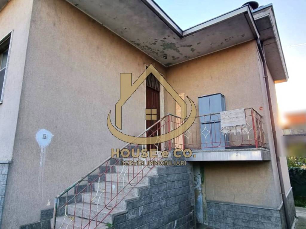 casa indipendente in vendita a Vigevano