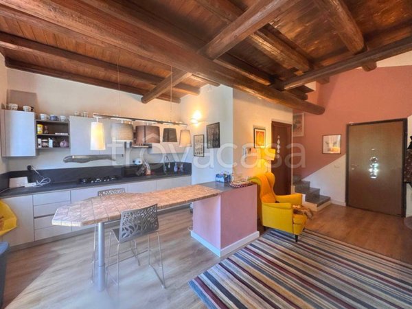 casa indipendente in vendita a Vigevano