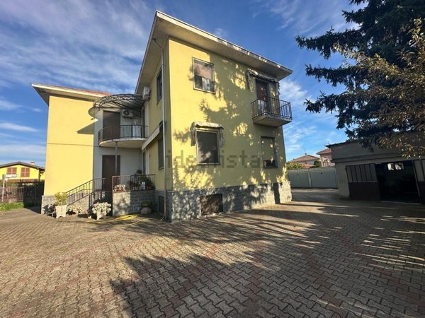 casa indipendente in vendita a Vigevano