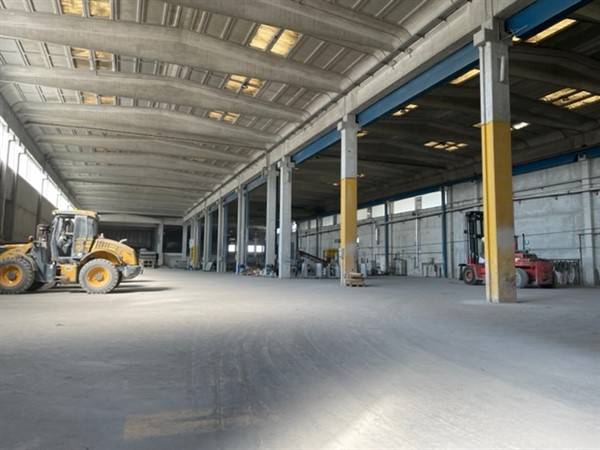 capannone in vendita a Vigevano