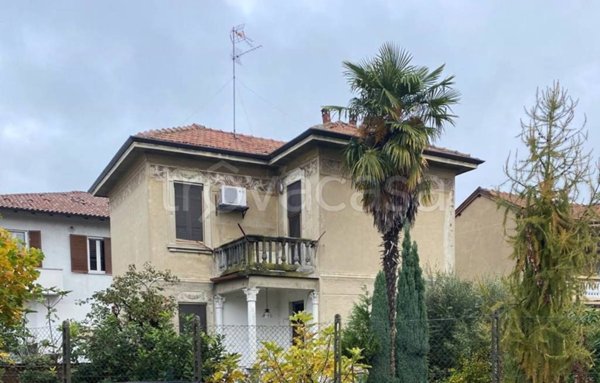casa indipendente in vendita a Vigevano