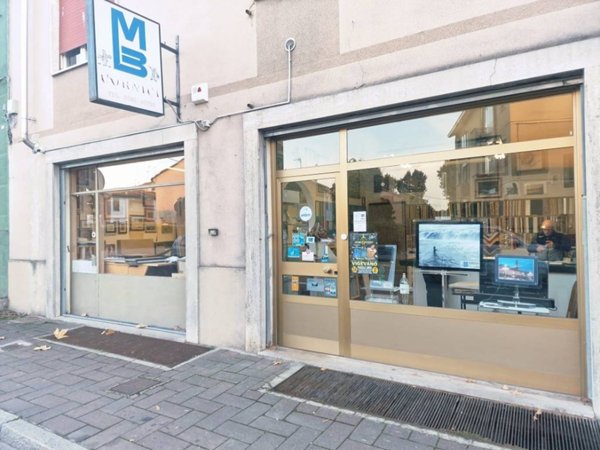 negozio in vendita a Vigevano