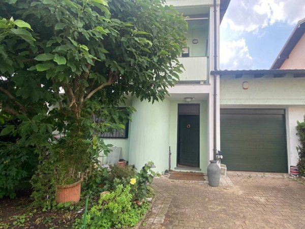 casa indipendente in vendita a Vigevano