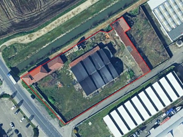 locale commerciale in vendita a Vigevano