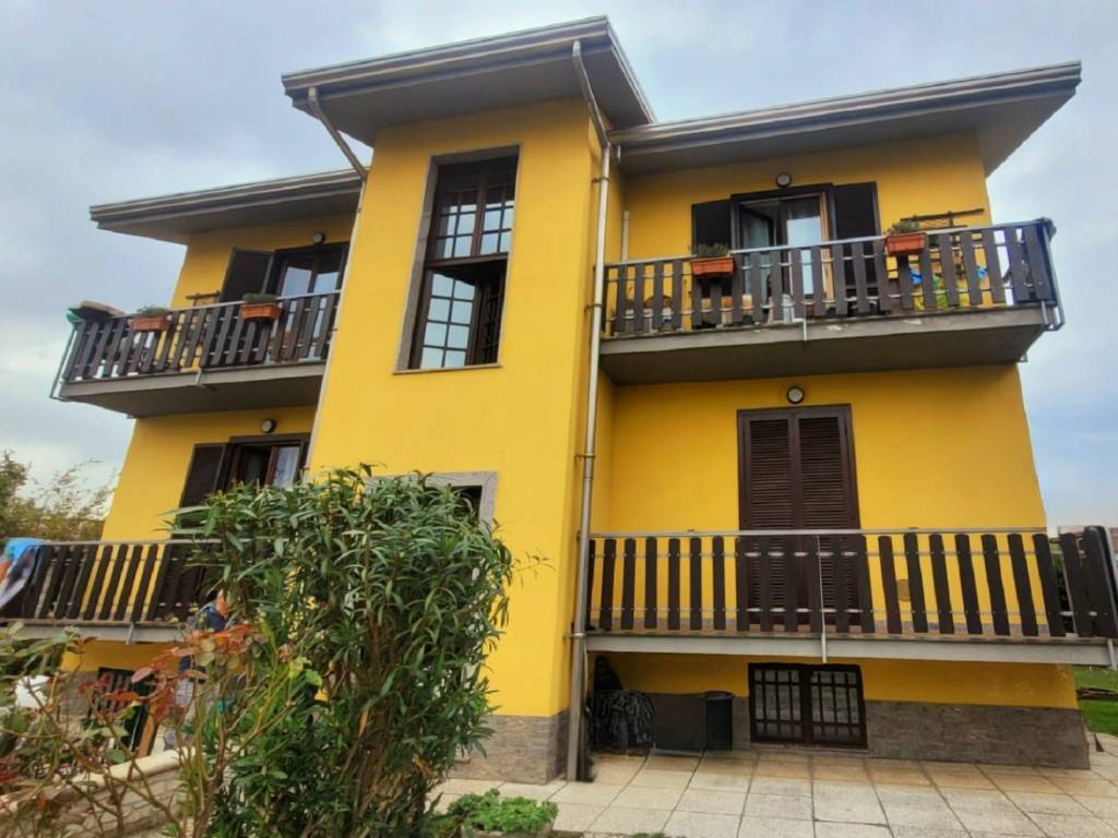 casa indipendente in vendita a Vigevano