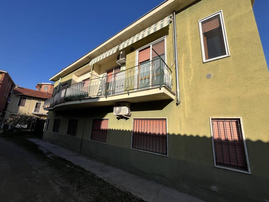 casa indipendente in vendita a Vigevano