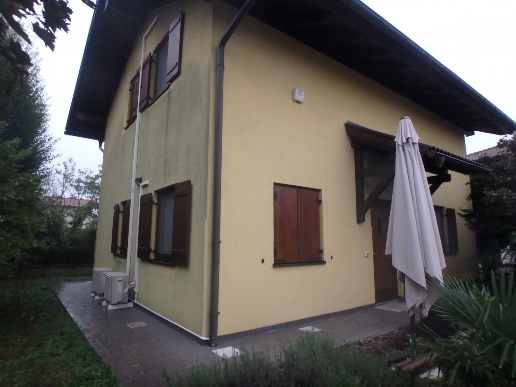 casa indipendente in vendita a Vigevano