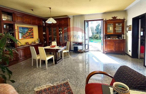 casa indipendente in vendita a Vigevano