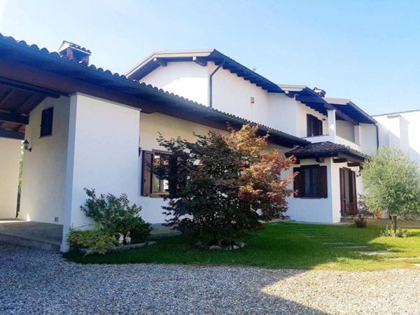 casa indipendente in vendita a Vigevano