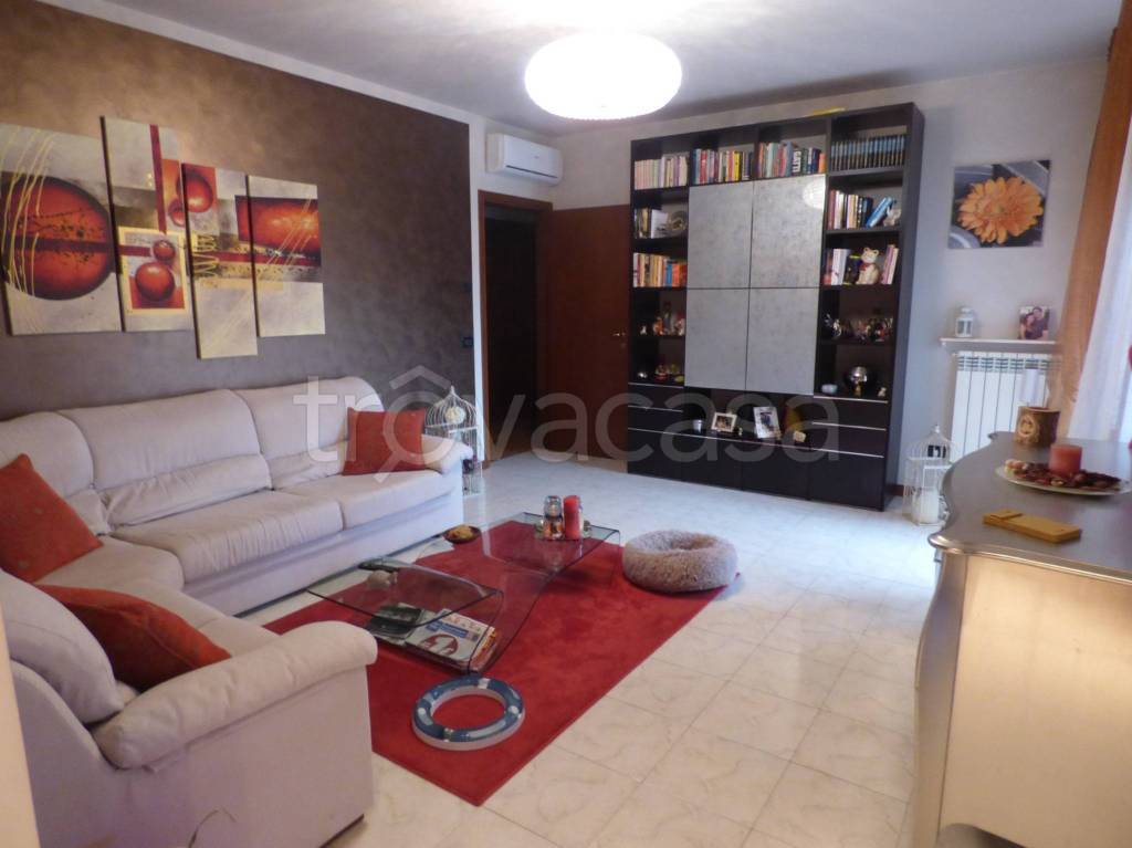 appartamento in vendita a Vigevano in zona Fogliano