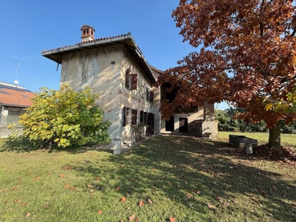 casa indipendente in vendita a Vigevano
