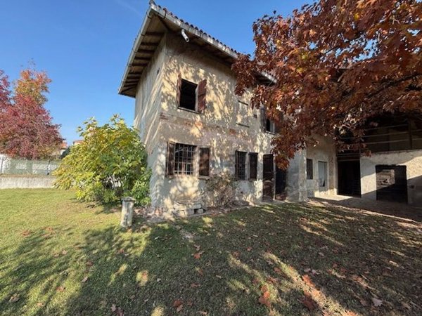 casa indipendente in vendita a Vigevano