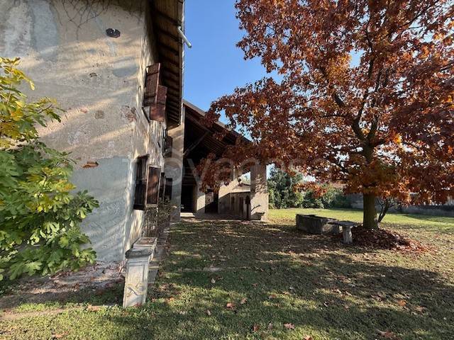 casa indipendente in vendita a Vigevano