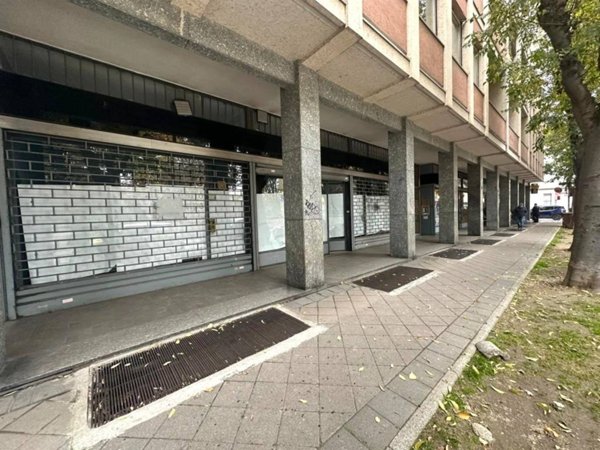 negozio in vendita a Vigevano
