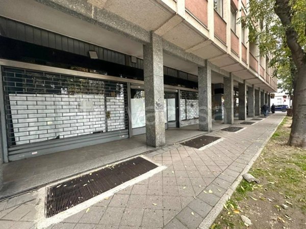 negozio in vendita a Vigevano