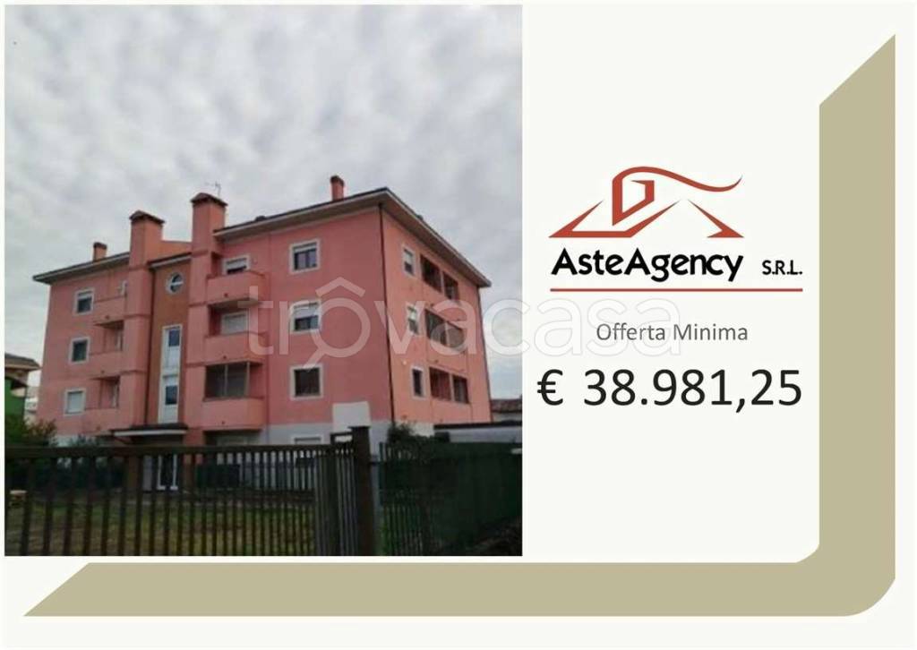 appartamento in vendita a Vigevano in zona Fogliano