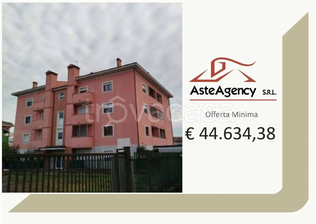 appartamento in vendita a Vigevano in zona Fogliano