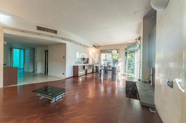 casa indipendente in vendita a Vigevano