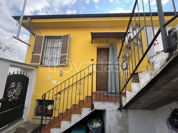 casa indipendente in vendita a Vigevano