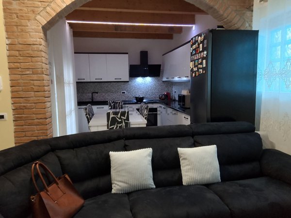 casa indipendente in vendita a Vigevano