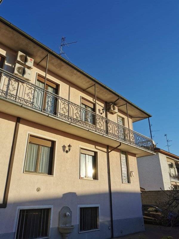 casa indipendente in vendita a Vigevano