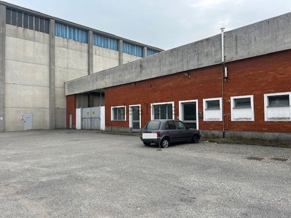 capannone in vendita a Vigevano