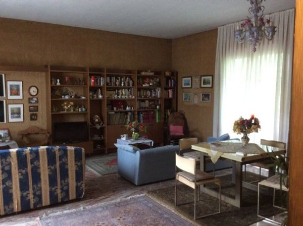 casa indipendente in vendita a Vigevano
