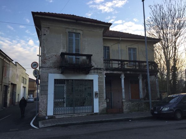 casa indipendente in vendita a Vigevano