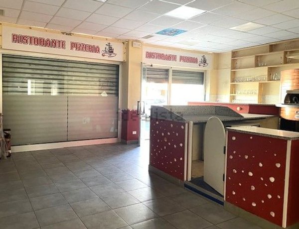 locale commerciale in vendita a Vigevano