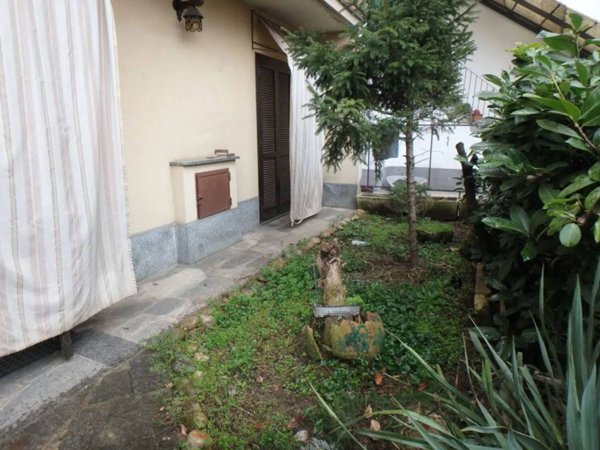 casa indipendente in vendita a Vigevano