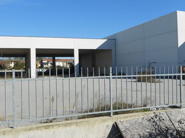 capannone in vendita a Vigevano