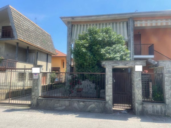 casa indipendente in vendita a Vigevano