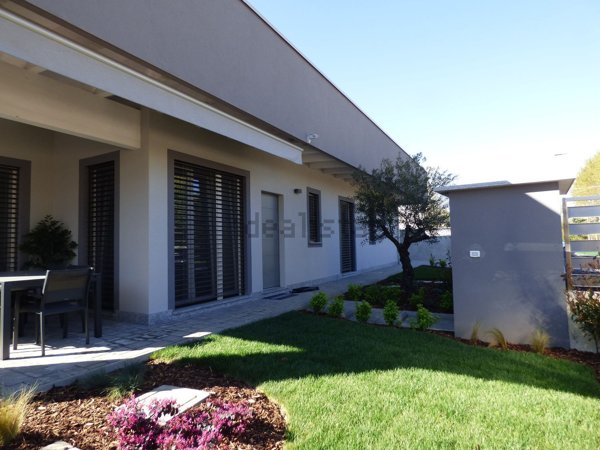 casa indipendente in vendita a Vigevano