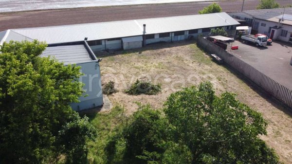 negozio in vendita a Vigevano