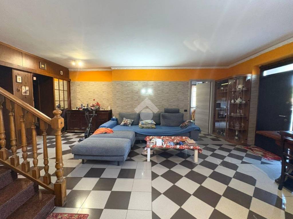 casa indipendente in vendita a Vigevano in zona Piccolini