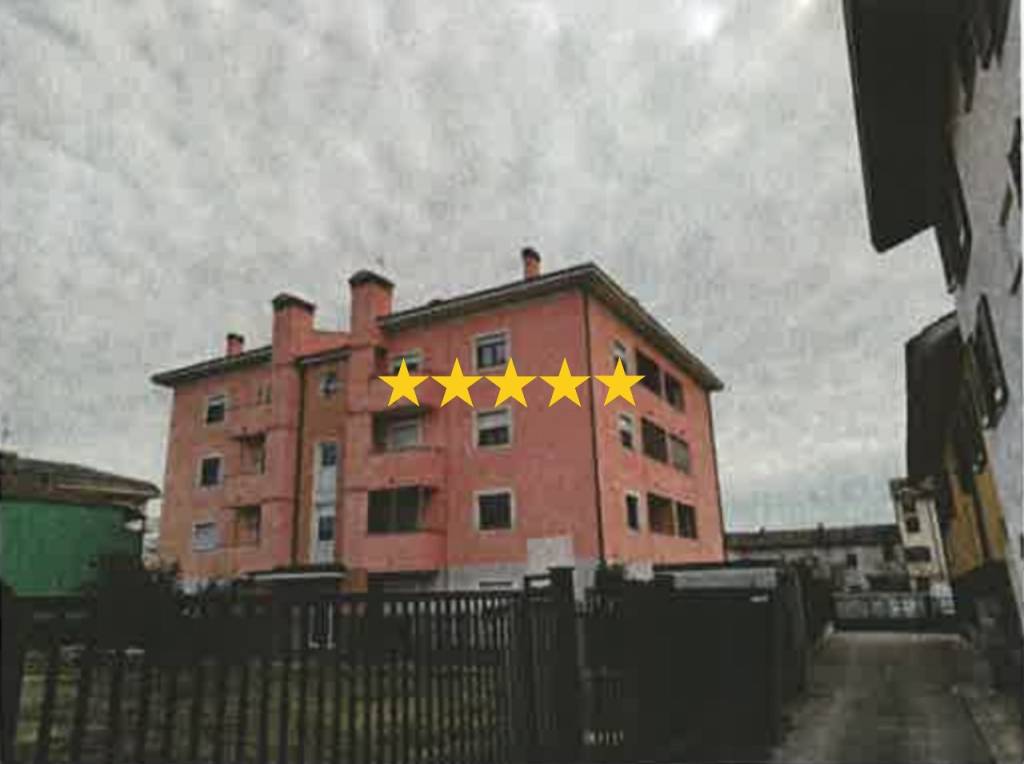 appartamento in vendita a Vigevano in zona Fogliano