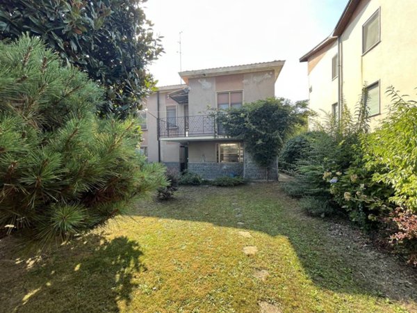 casa indipendente in vendita a Vigevano