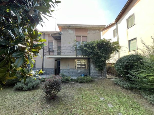 casa indipendente in vendita a Vigevano