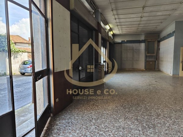 locale commerciale in vendita a Vigevano